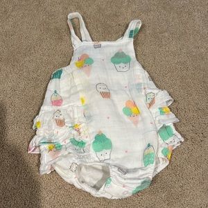 Angel Dear onesie with ruffle butt size 6-12 months new with tags